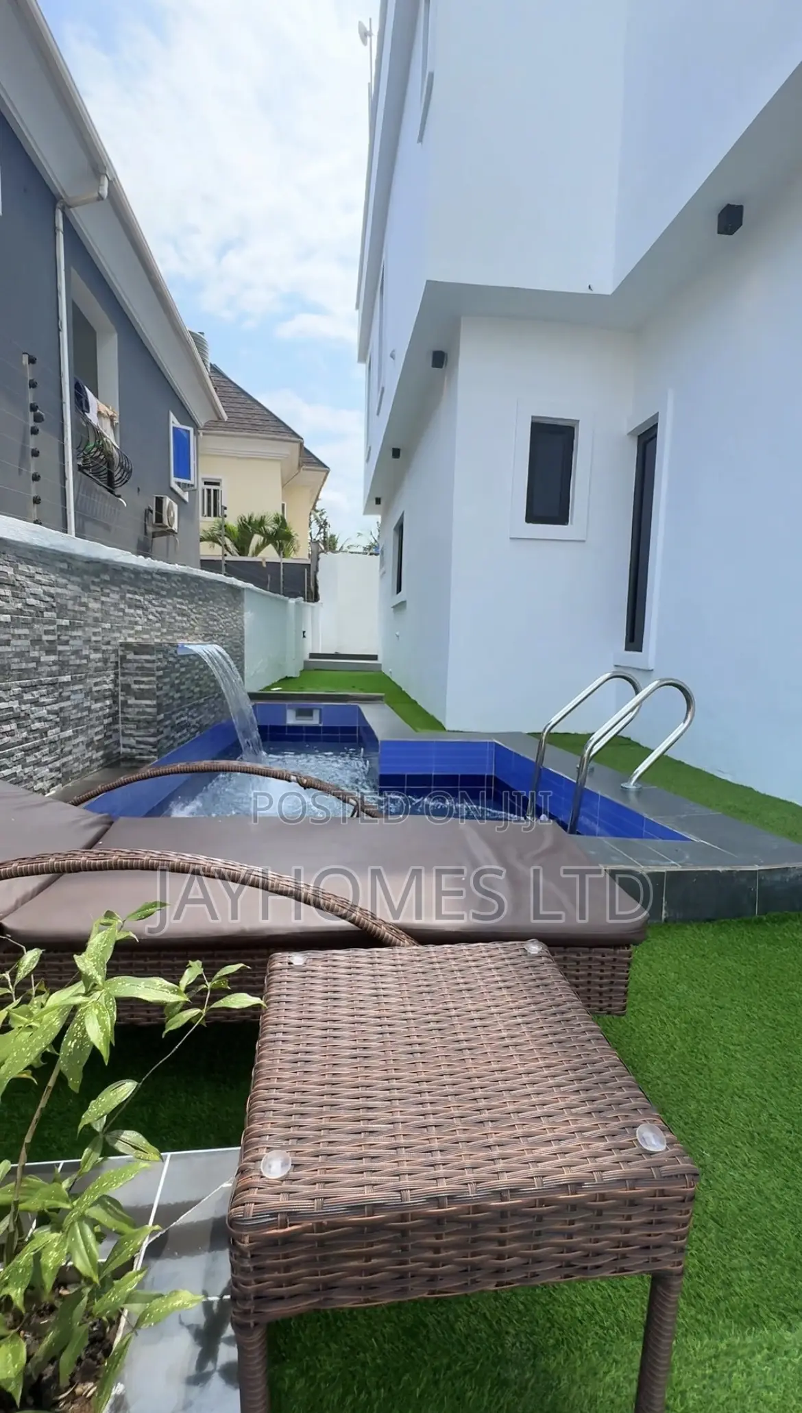 Super Luxury 5 Bedroom Duplex With Swimming Pool for Sale in Asaba