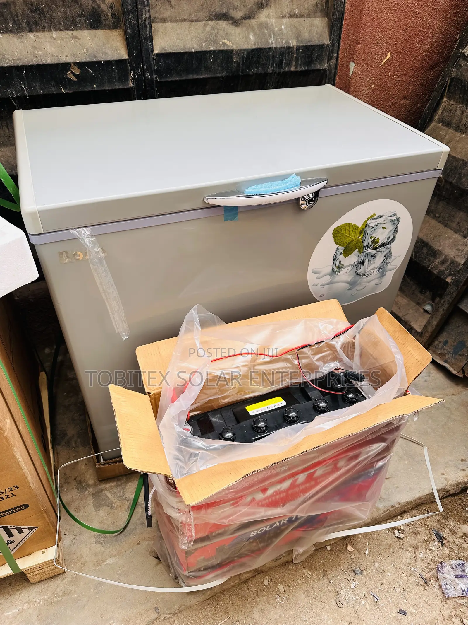 Bona Solar Freezer 218l 12/24v