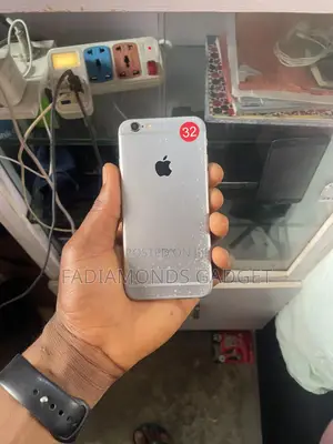 Apple iPhone 6s 32 GB Gray