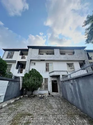 5bdrm Duplex in Lekki Phase 1 for rent