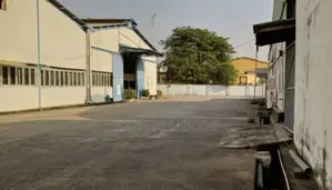 Massive 22 Bay Warehouse