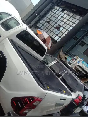 Rolling Booth Cover For Hilux