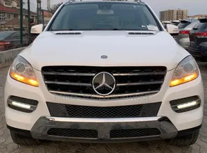 Mercedes-Benz M Class ML350 4MATIC 4dr SUV AWD (3.5L 6cyl 7A) 2014