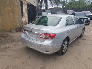 Toyota Corolla LE 4dr Sedan (1.8L 4cyl 4A) 2012 Silver