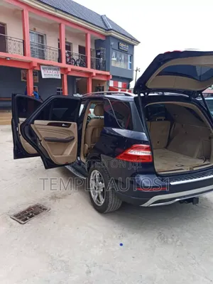 Mercedes-Benz M Class ML 350 BlueTEC 4Matic 2012 Blue