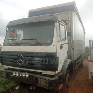 Mercedes Benz 1824 v- Engine 2years Registered
