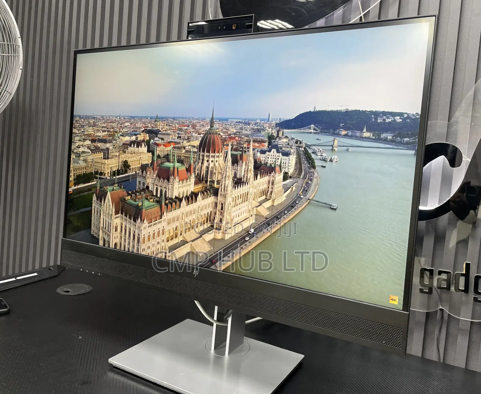 HP E27m G4 27” QHD Ips USB-C Conferencing Business Monitor