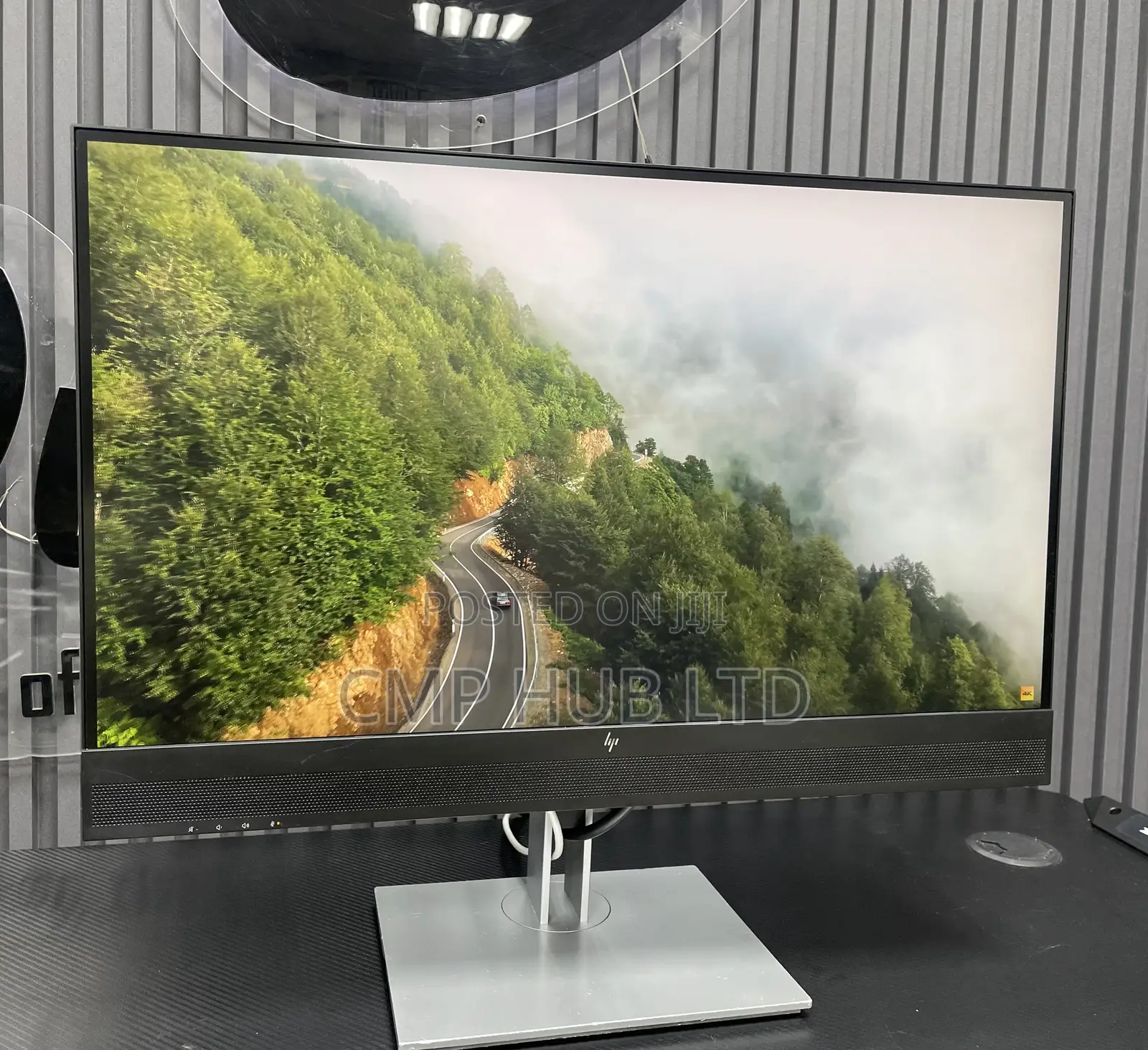 HP E27m G4 27” QHD Ips USB-C Conferencing Business Monitor