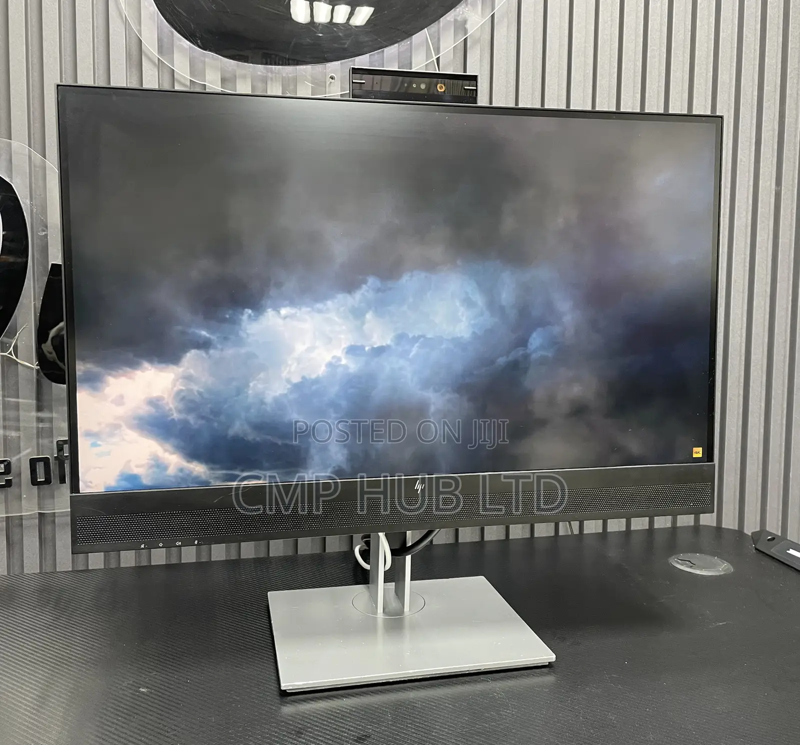 HP E27m G4 27” QHD Ips USB-C Conferencing Business Monitor