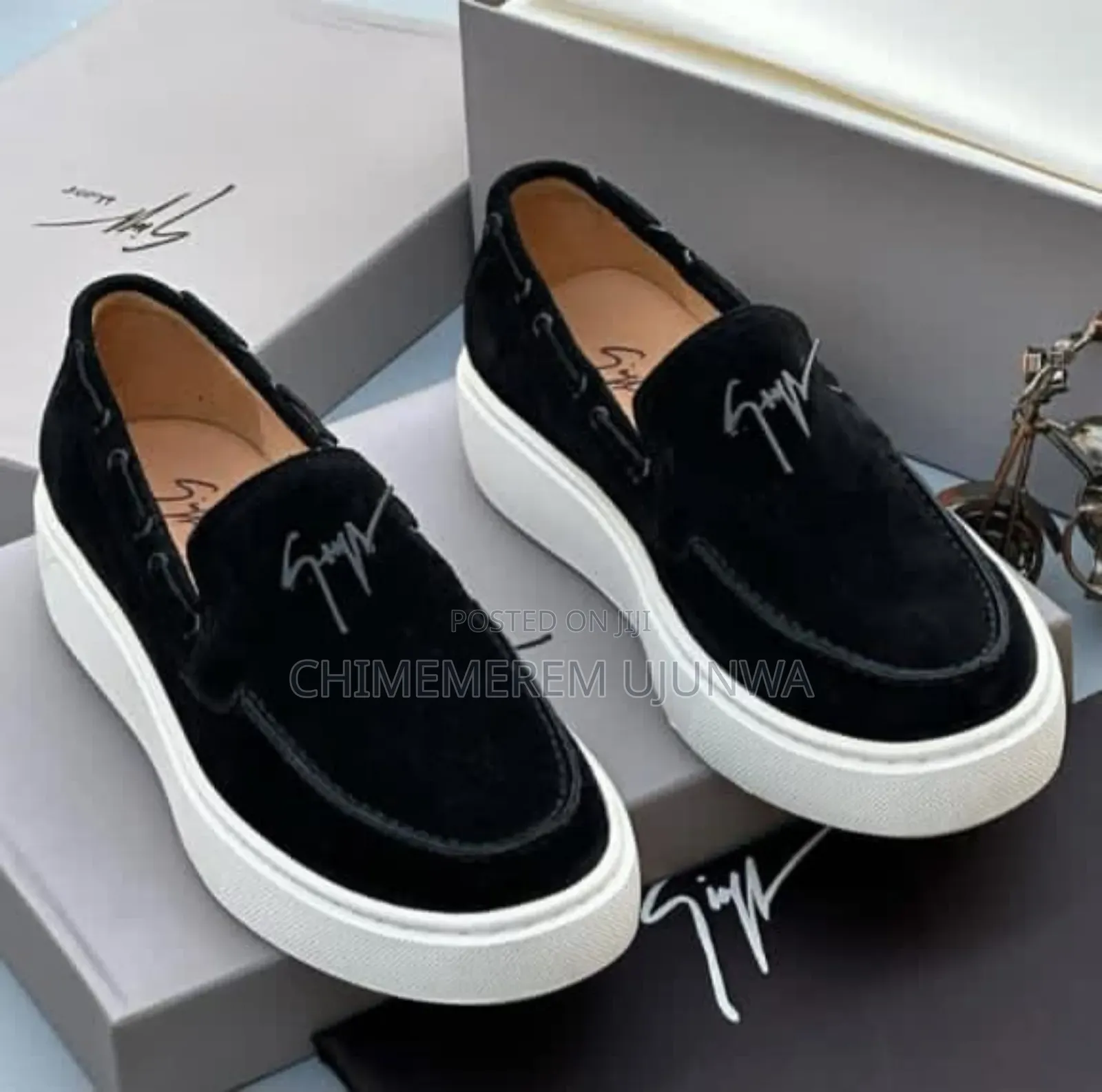 Quality Flat Shoe Available in Both Brands
