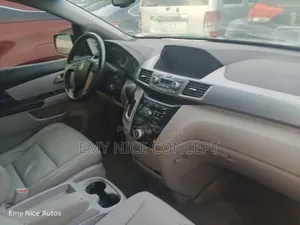 Honda Odyssey Touring 2011 Gray