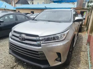 Toyota Highlander LE 4x2 (2.7L 4cyl 6A) 2018 Silver