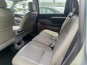 Toyota Highlander LE 4x2 (2.7L 4cyl 6A) 2018 Silver