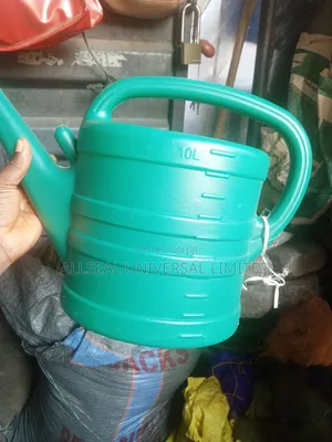 15litres Irrigation and Concrete Watering Can (Nous Parlons Français)