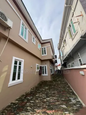 4bdrm Apartment in Ikota for rent