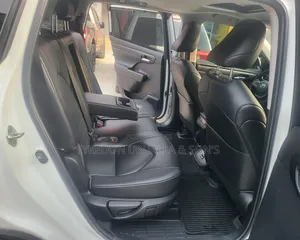 Toyota Highlander XLE AWD 2023 White