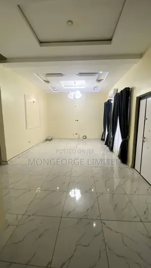 4bdrm Townhouse / Terrace in Chevron for rent