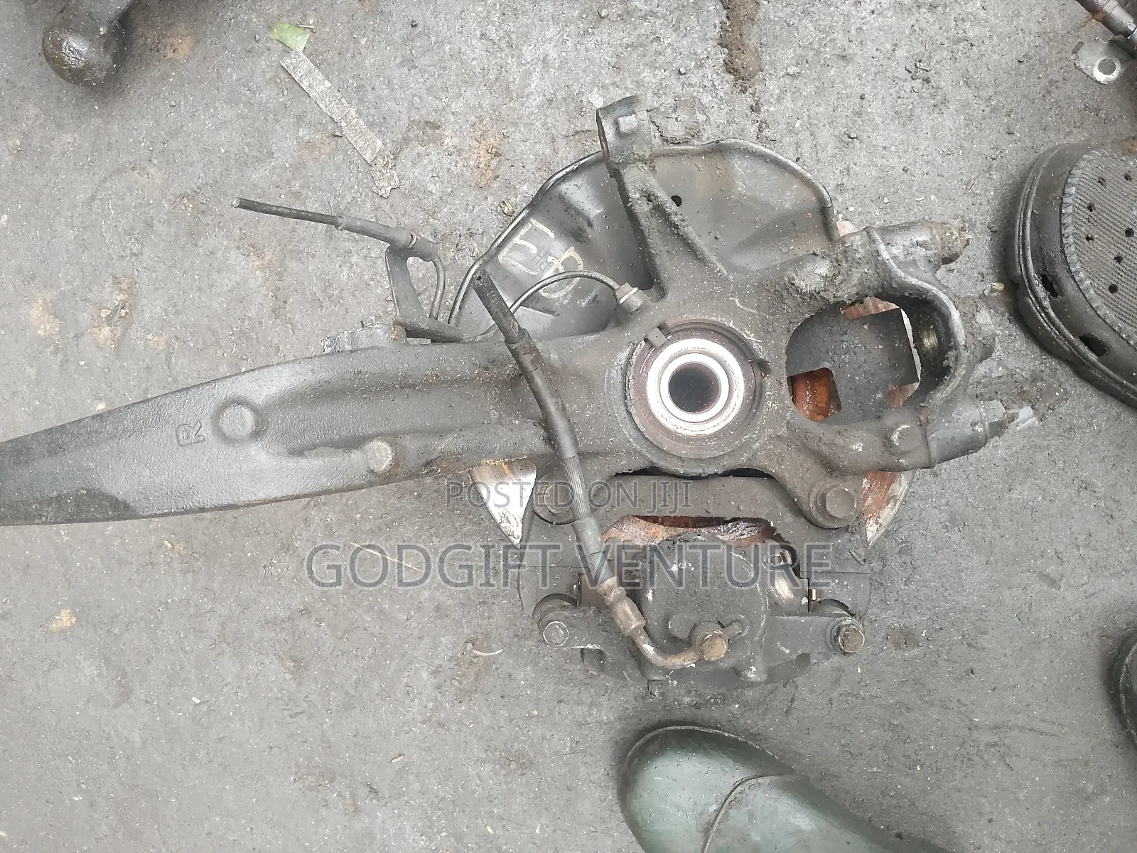 Front Hub Mazda 2010-2013