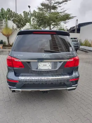 Mercedes-Benz GL-Class GL550 4MATIC 4dr SUV AWD (4.7L 8cyl Turbo 7A)