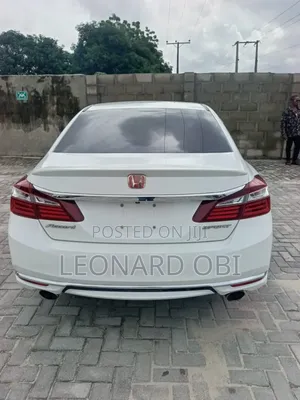 Honda Accord Sport 4dr Sedan FWD (2.4L 4cyl 2A) 2017 White