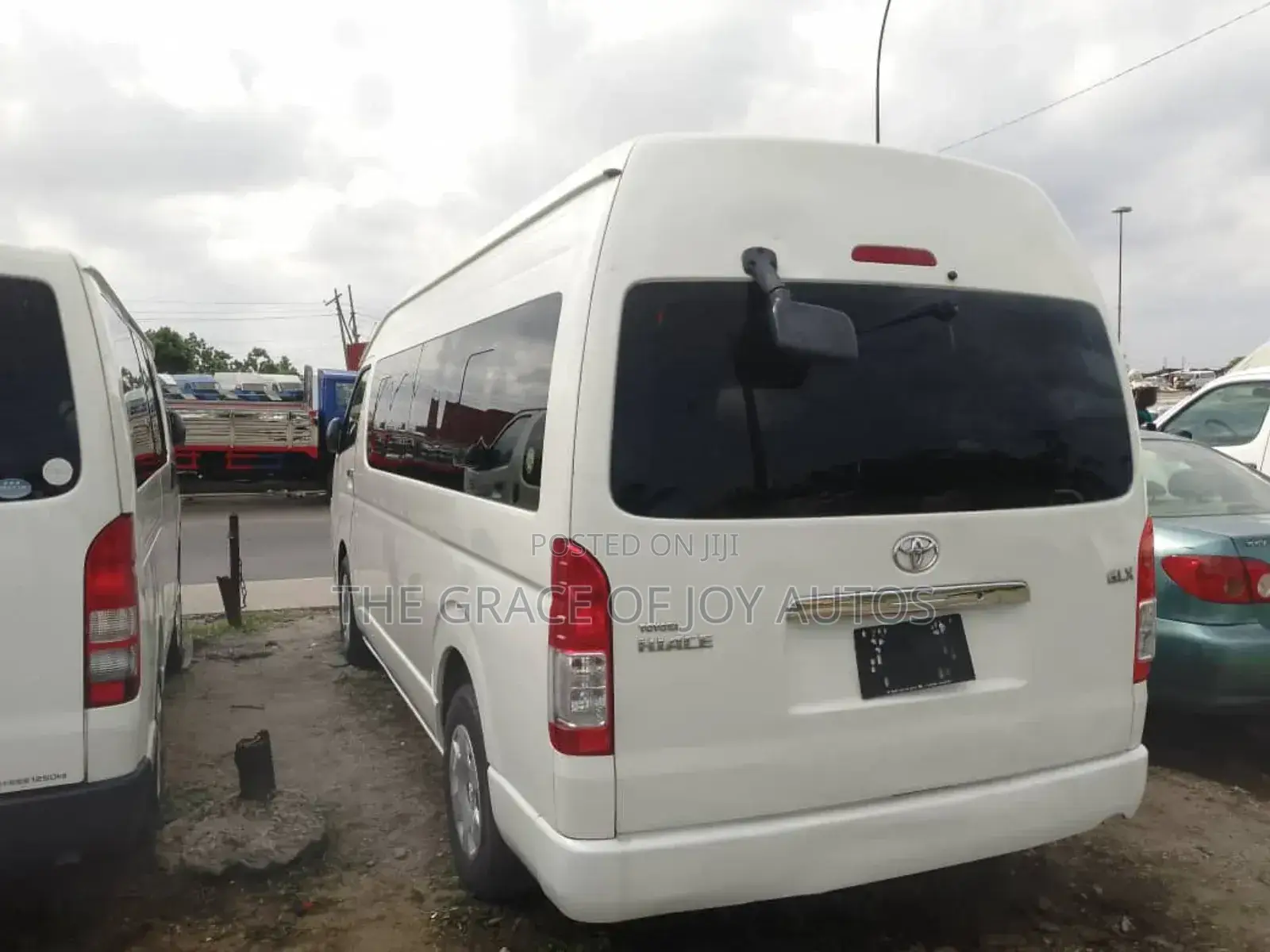 Toyota HiAce 2012 White