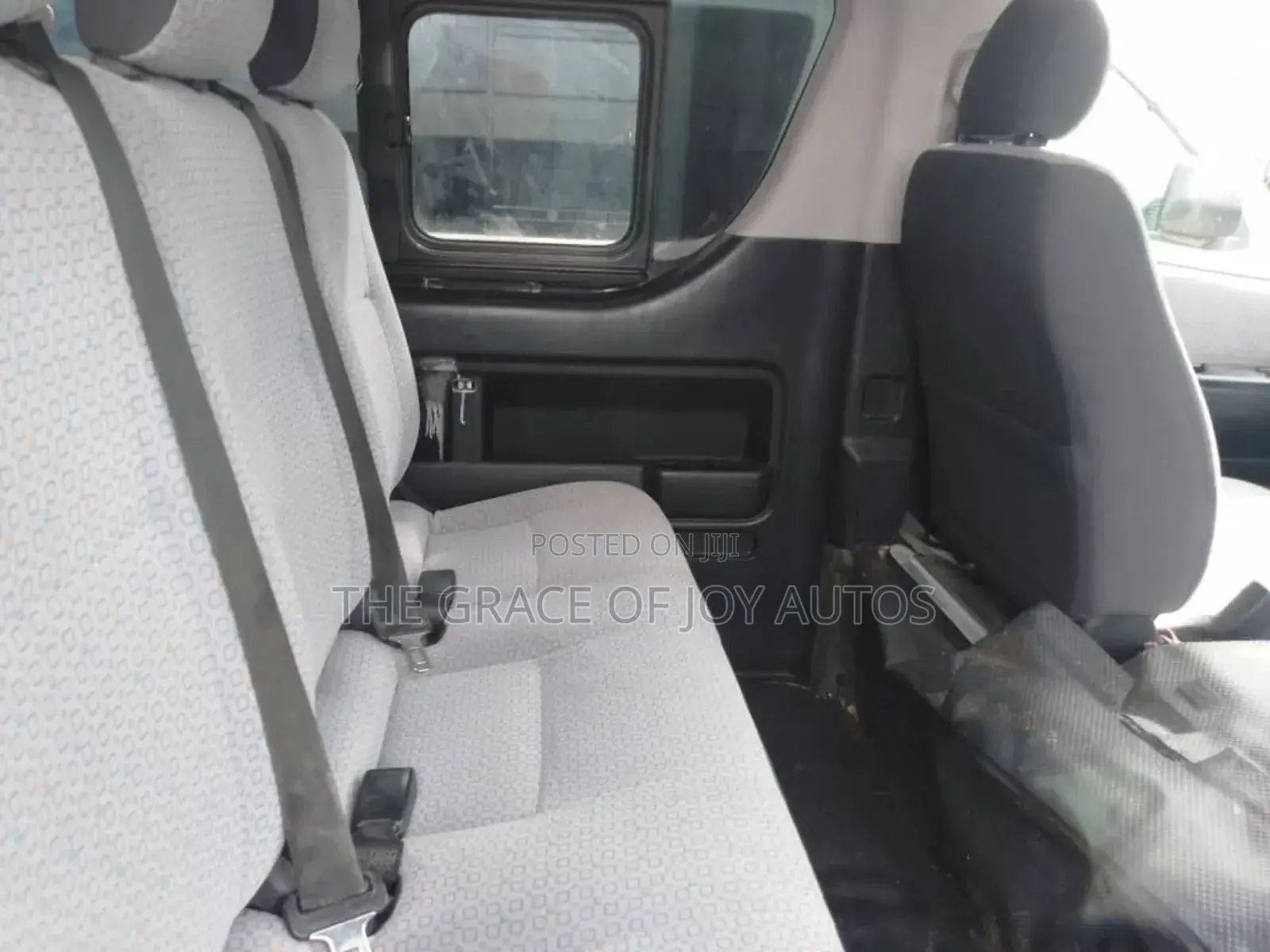 Toyota HiAce 2012 White
