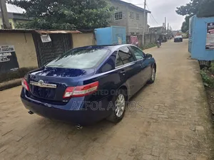 Toyota Camry XLE V6 4dr Sedan (3.5L 6cyl 6AM) 2010 Blue