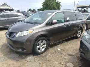Toyota Sienna 2015 Gray