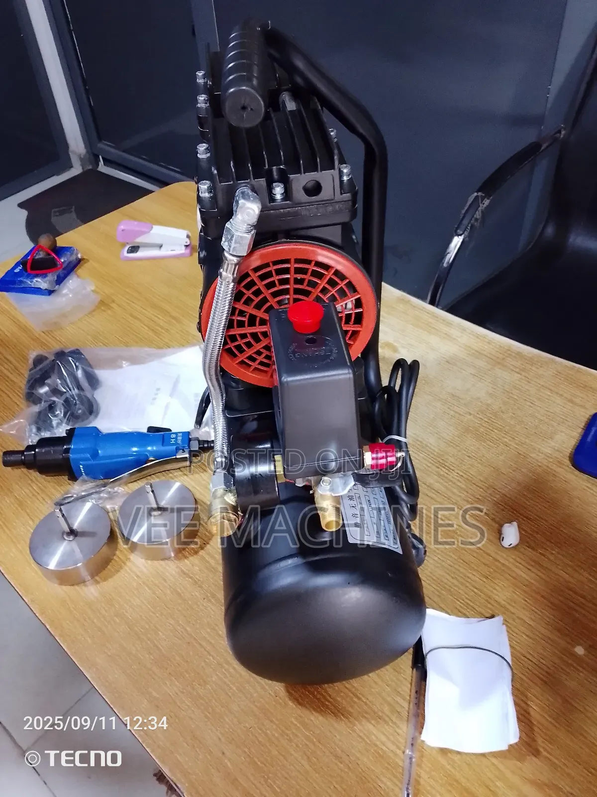 Pheumatic Hand Capping Machine With 70mm/ 73mm Cap Head