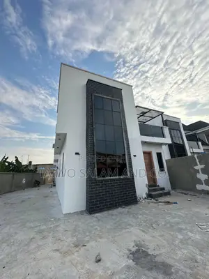 4bdrm Duplex in Jericho for sale