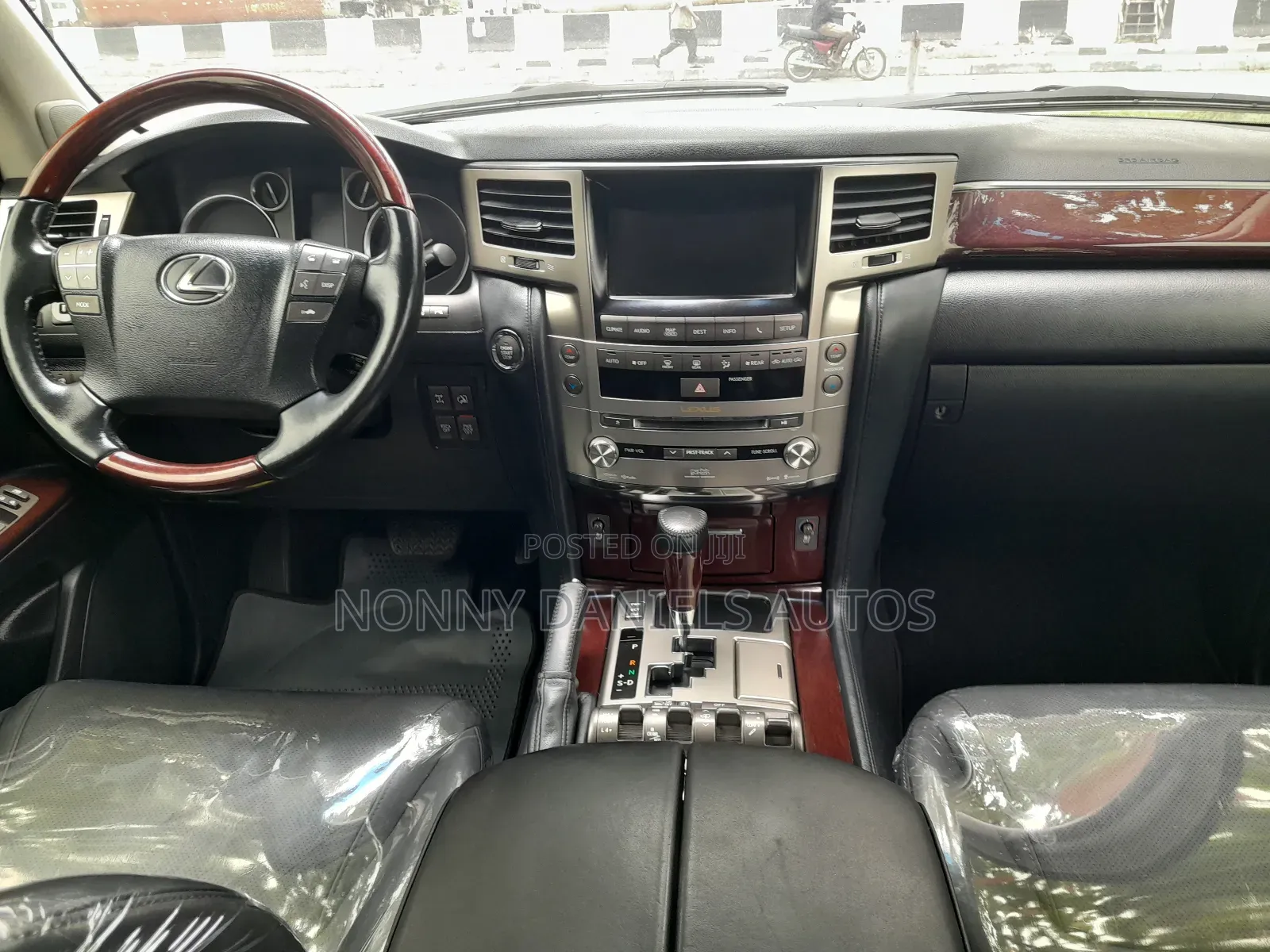 Lexus LX 570 AWD 2016 Black