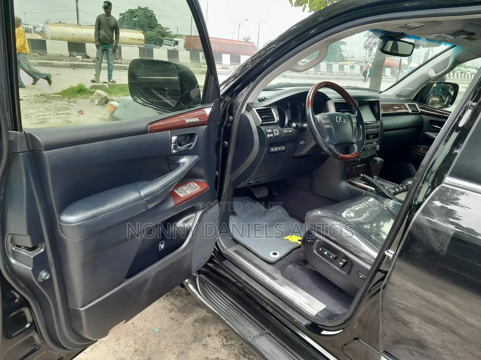 Lexus LX 570 AWD 2016 Black