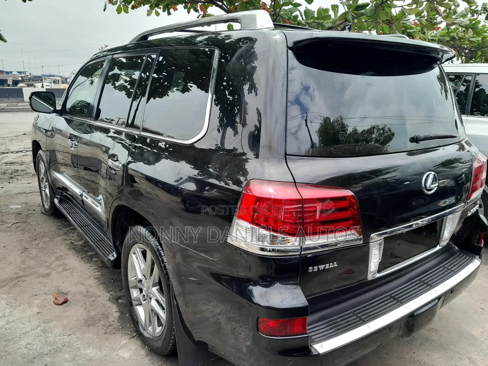 Lexus LX 570 AWD 2016 Black