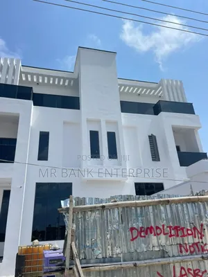 7bdrm Duplex in Amuwo-Odofin for sale