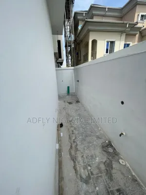 7bdrm Duplex in Amuwo-Odofin for sale