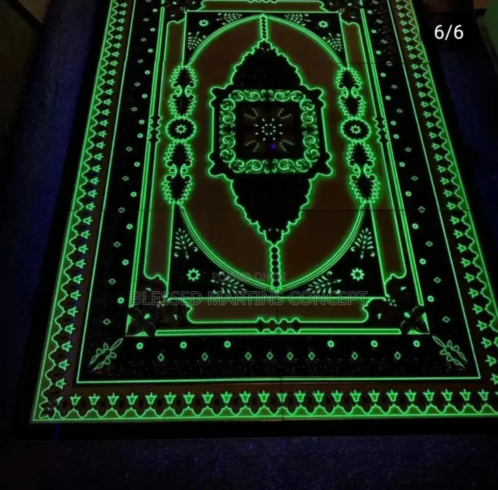 Center Floor Deco Luminous. It Reflect Usually Steady Light in Dark
