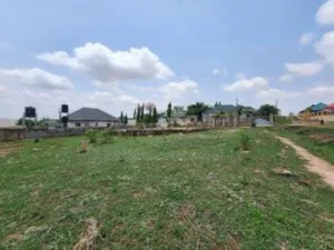 Land for Sale at Dakibiyu by Wuye Plot 592
Size 2,240sqm
C of O
