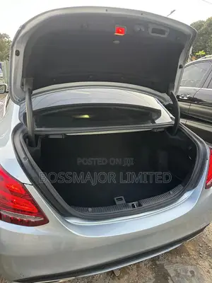 Mercedes-Benz C300 Luxury Sedan RWD (2.0L 4cyl 7A) 2016 Blue