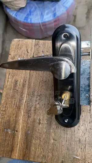 Small Lever Handle Lockset With Key – Durable Secure