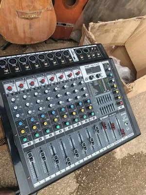 8 Channels Powered Mixer