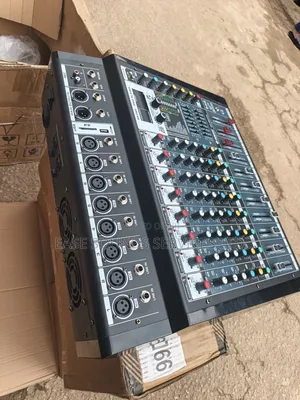 8 Channels Powered Mixer