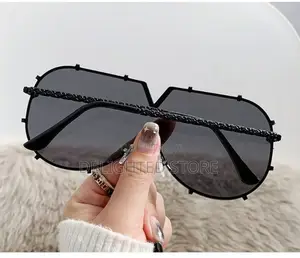Exaggerated V8 Luxurious Mental Classic Women Glases