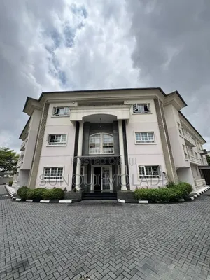 3bdrm Apartment in Banana Island for rent