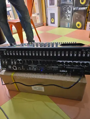 Allen Heath Qu-24 Digital Mixer Console