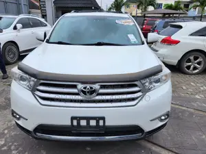 Toyota Highlander SE 3.5L 4WD 2013 White