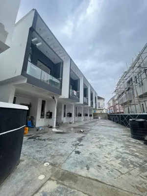 4bdrm Duplex in Chevron for sale