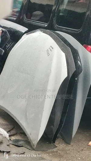 Bonnet Camry 2018