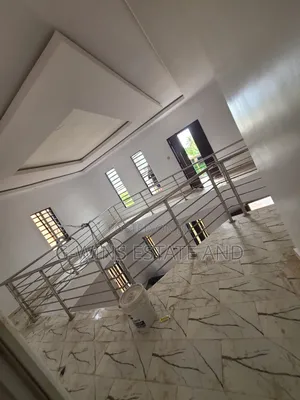 3bdrm Duplex in Utagban Off Airport, Benin City for rent