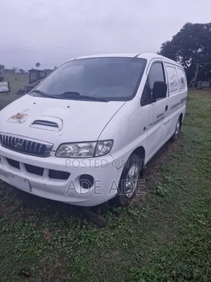 Hyundai H-100 2002 White