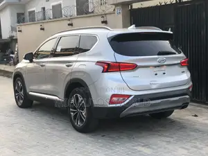 Hyundai Santa Fe 2018 Silver